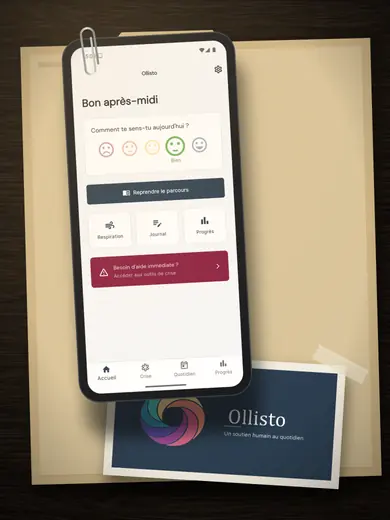 Capture de l’accueil d’Ollisto sur un téléphone et bannières de l’application, posées dans un dossier